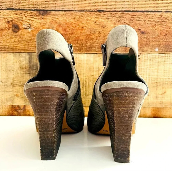 Vince Camuto Kentvi Suede Peep Toe Sandals - Picture 5 of 9